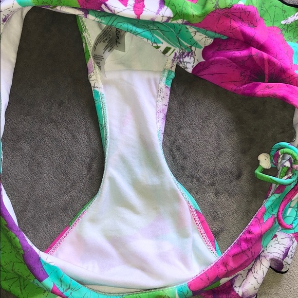 NWOT colorful Bikini 👙 - Picture 6 of 8